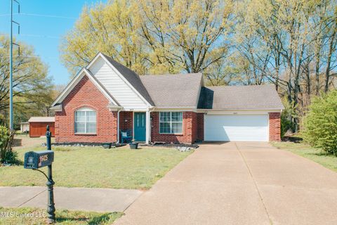 Single Family Residence in Horn Lake MS 6425 Shadow Cross Lane.jpg
