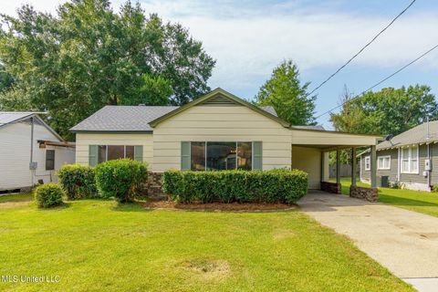 Single Family Residence in Hattiesburg MS 1014 5th Street.jpg