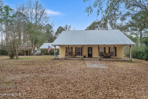 Single Family Residence in Hattiesburg MS 79 Tower Road.jpg