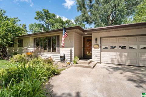 Single Family Residence in Vermillion SD 908 ValleyView Dr.jpg
