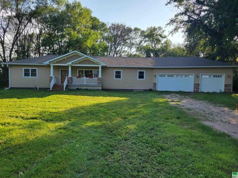 Single Family Residence in Beresford SD 46975 309th St.jpg