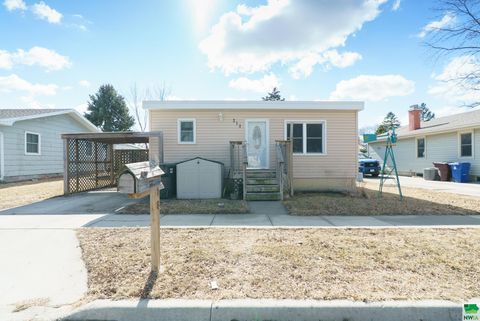 Single Family Residence in South Sioux City NE 218 34th St.jpg