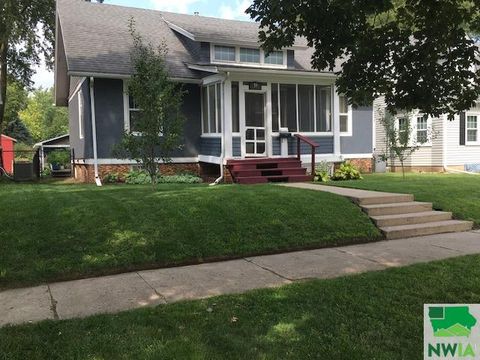 Single Family Residence in Vermillion SD 19 S Yale.jpg