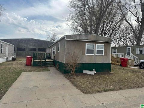 Single Family Residence in Vermillion SD 1222 Westgate Dr.jpg
