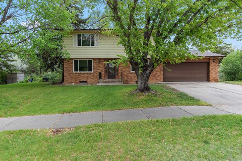 Single Family Residence in Rapid City SD 3520 Arizona St.jpg