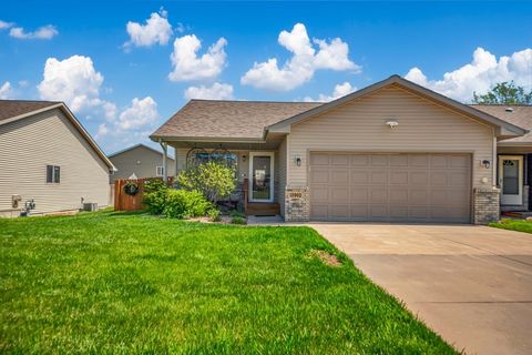 Townhouse in Summerset SD 10902 Freedom Place.jpg