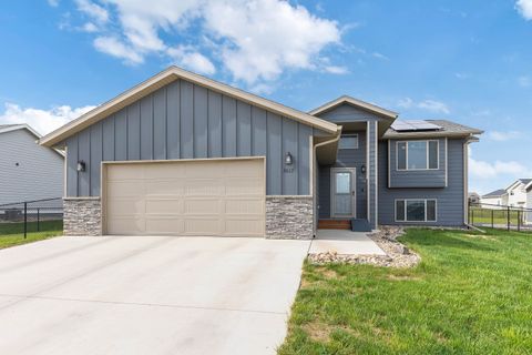 Single Family Residence in Rapid City SD 3012 Allison Lane.jpg