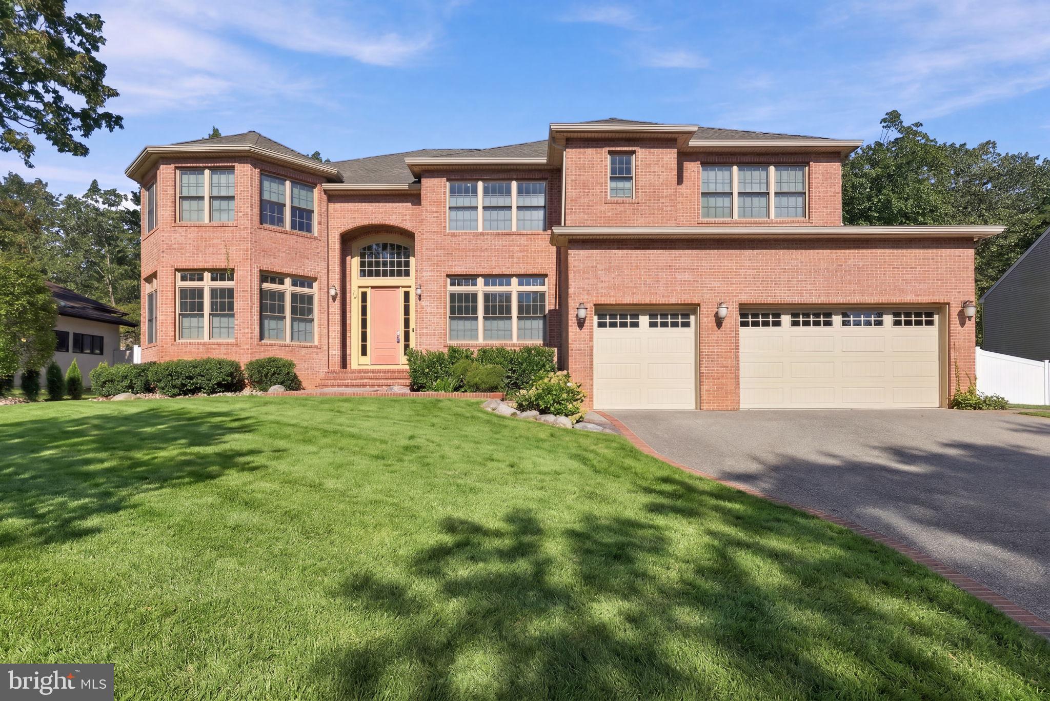 16 Bunning Dr, Voorhees, NJ 08043