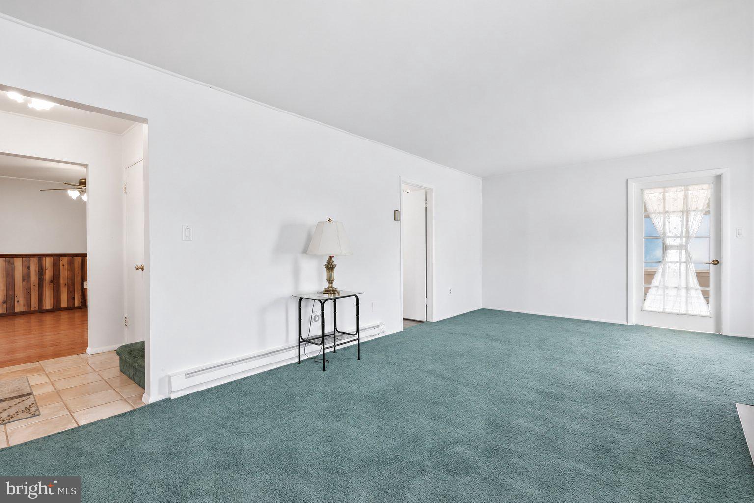 16 Tweed Rd, Levittown, PA 19056 photo