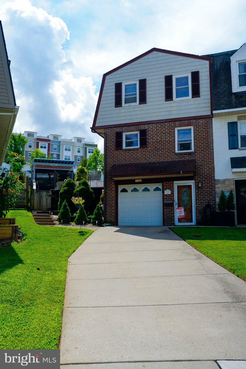 123 Sutcliffe Ln, Conshohocken, PA 19428