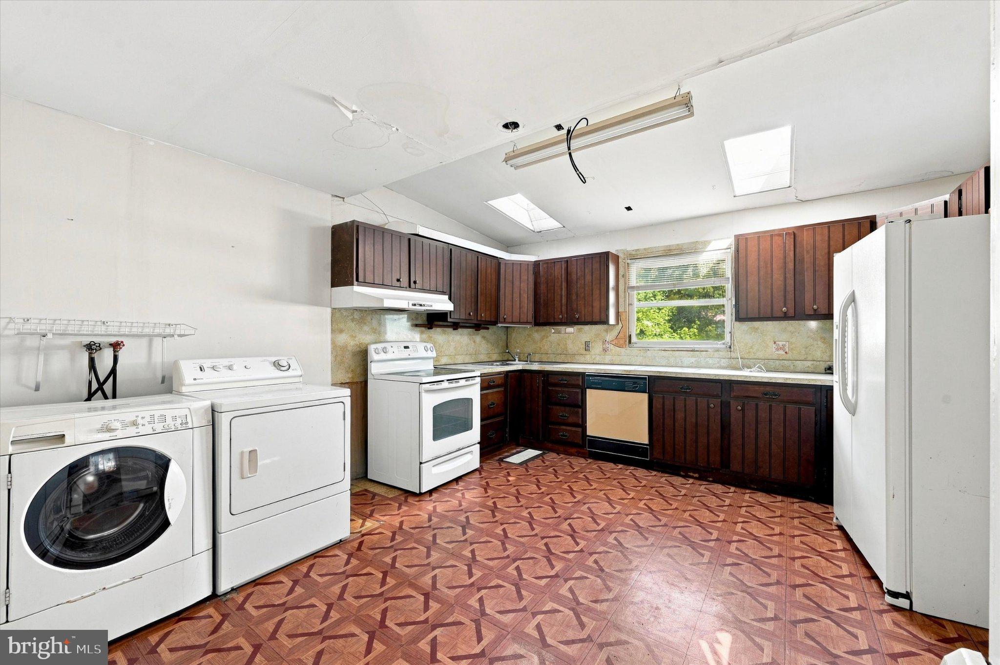 521 10th Ave, Prospect Park, PA 19076 photo