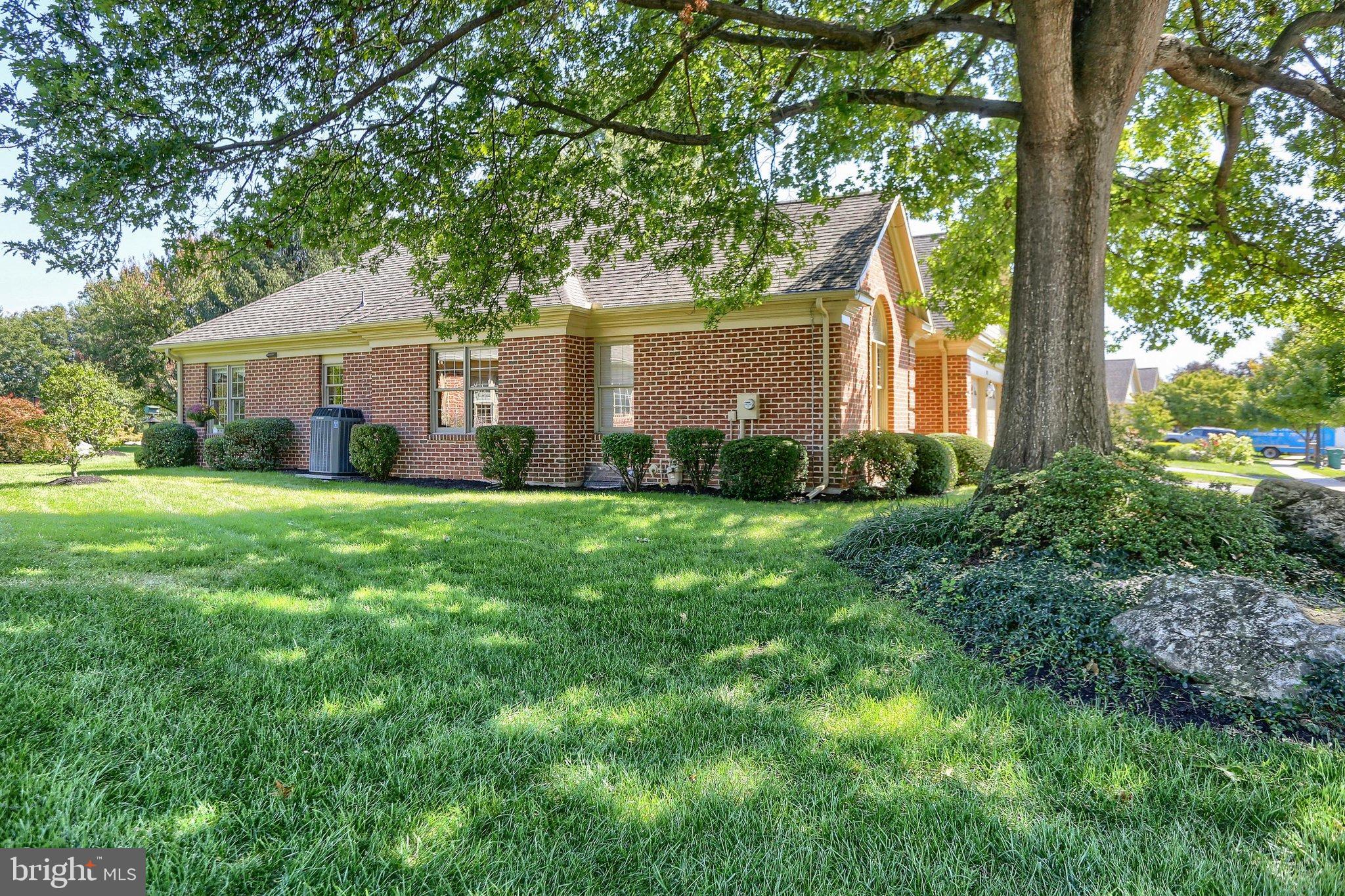 112 Almond Dr, Hershey, PA 17033 photo