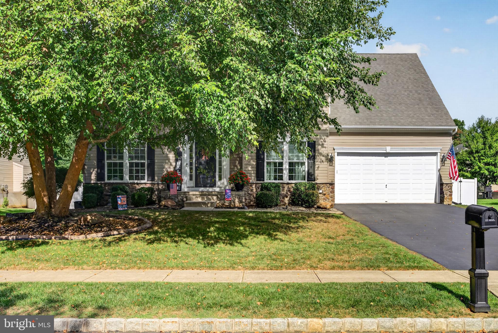 414 Arnold Dr, Florence, NJ 08518 photo