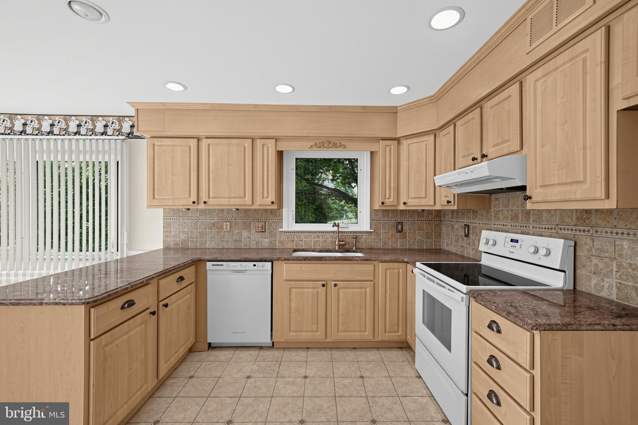 97 Hunters Run, Newtown Square, PA 19073 photo