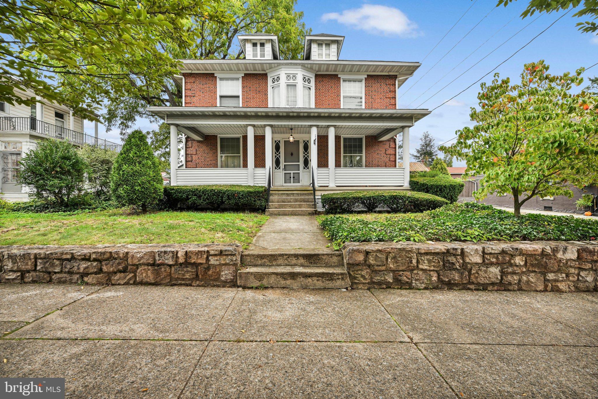 101 4th St, Hamburg, PA 19526