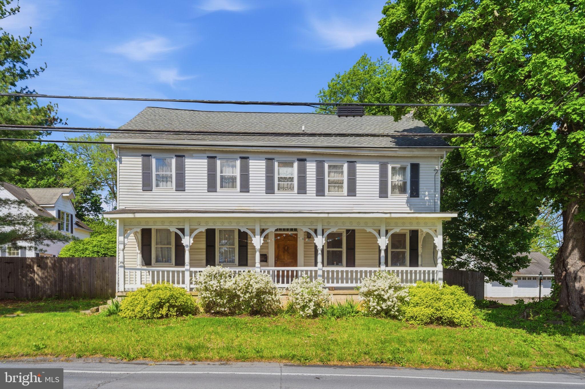 7458 Main St, Coopersburg, PA 18036