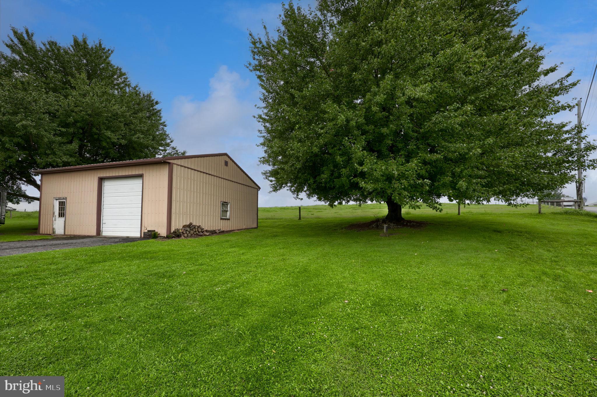 1920 Rockvale Rd, Lancaster, PA 17602 photo