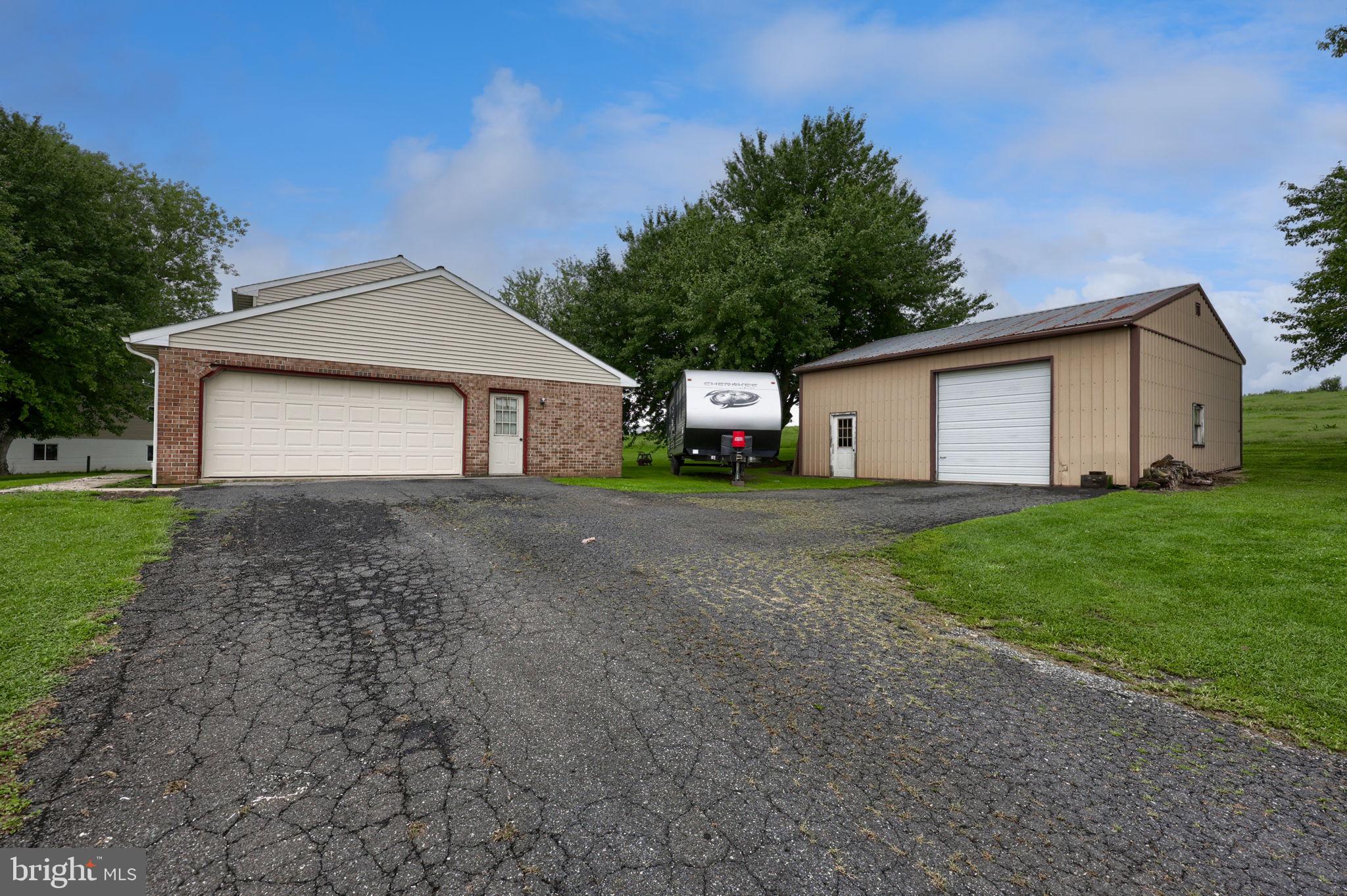 1920 Rockvale Rd, Lancaster, PA 17602 photo