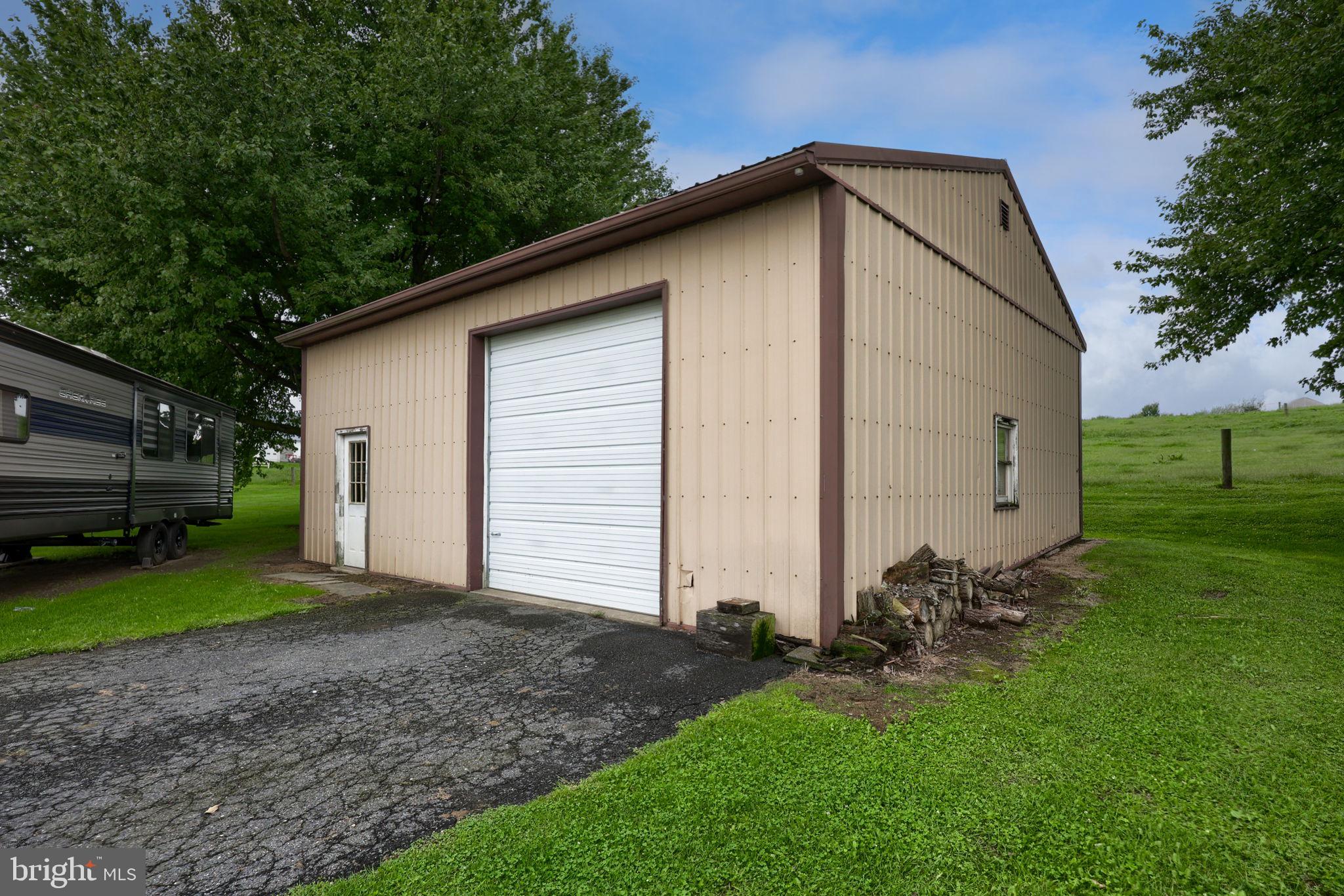 1920 Rockvale Rd, Lancaster, PA 17602 photo