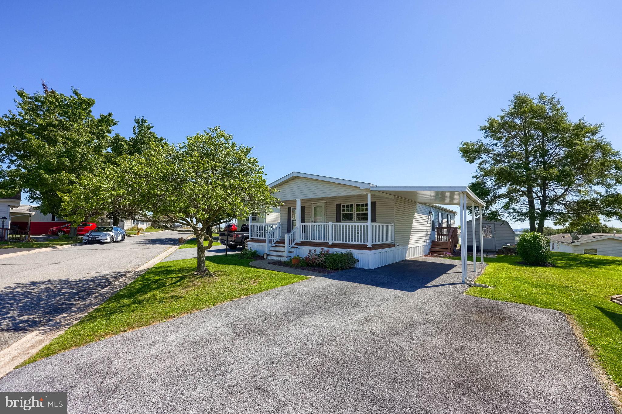 9 Ridgewood Mnr, Manheim, PA 17545