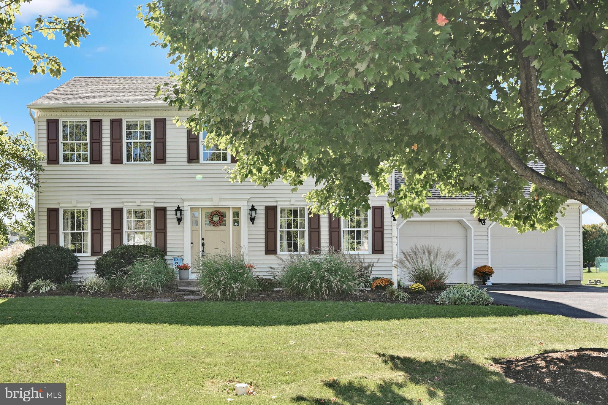 42 Manor Cir, Palmyra, PA 17078 photo