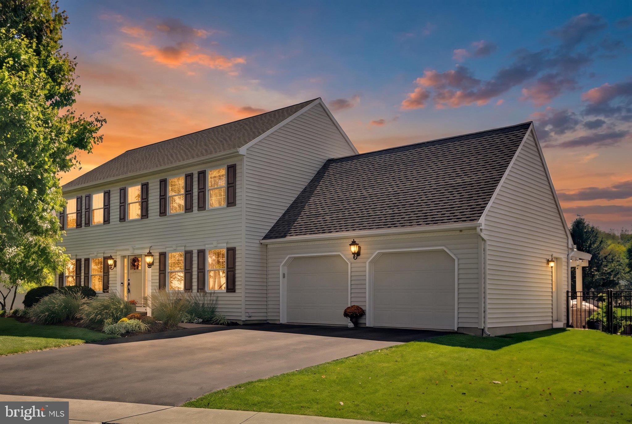 42 Manor Cir, Palmyra, PA 17078