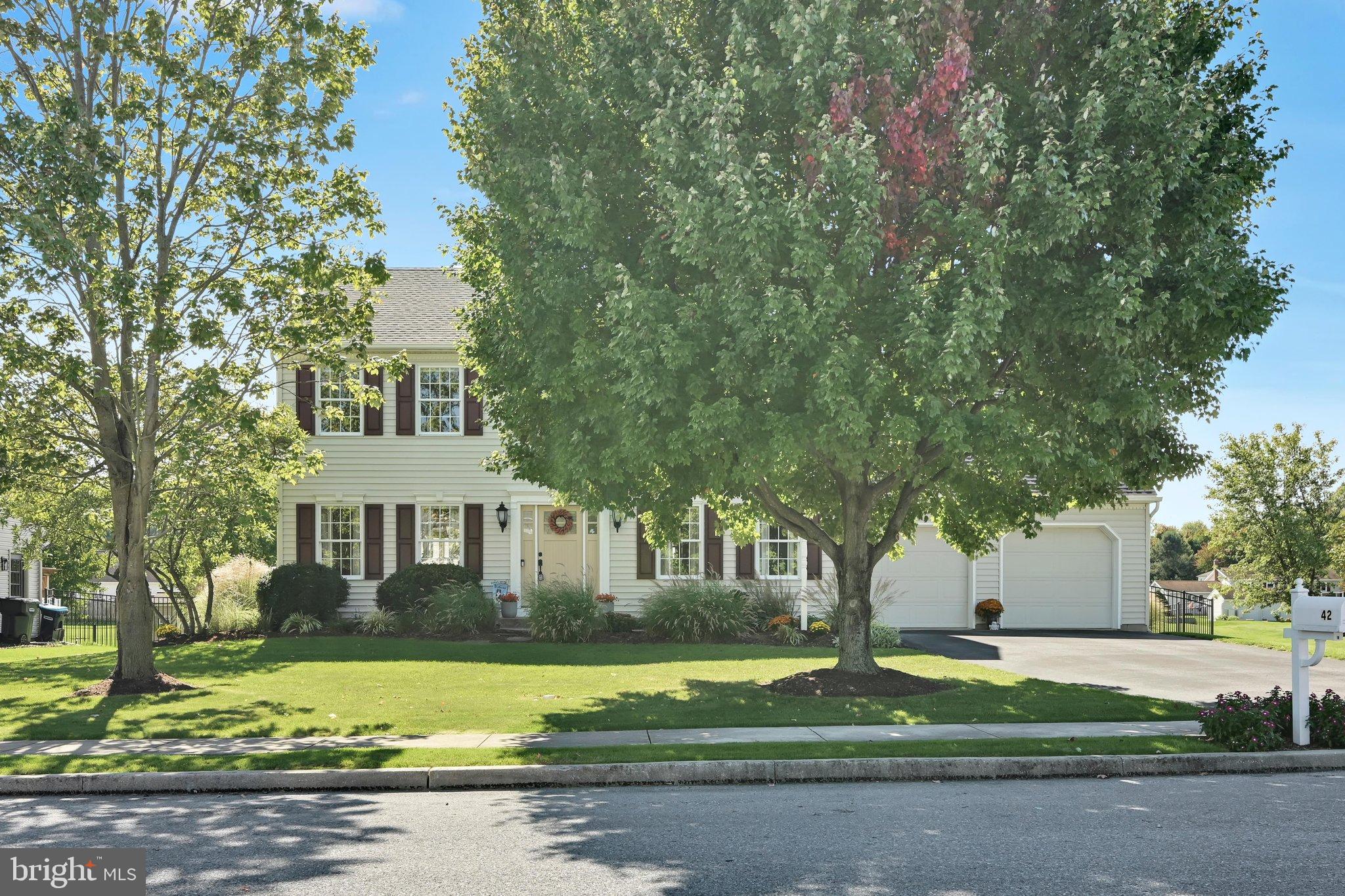 42 Manor Cir, Palmyra, PA 17078 photo