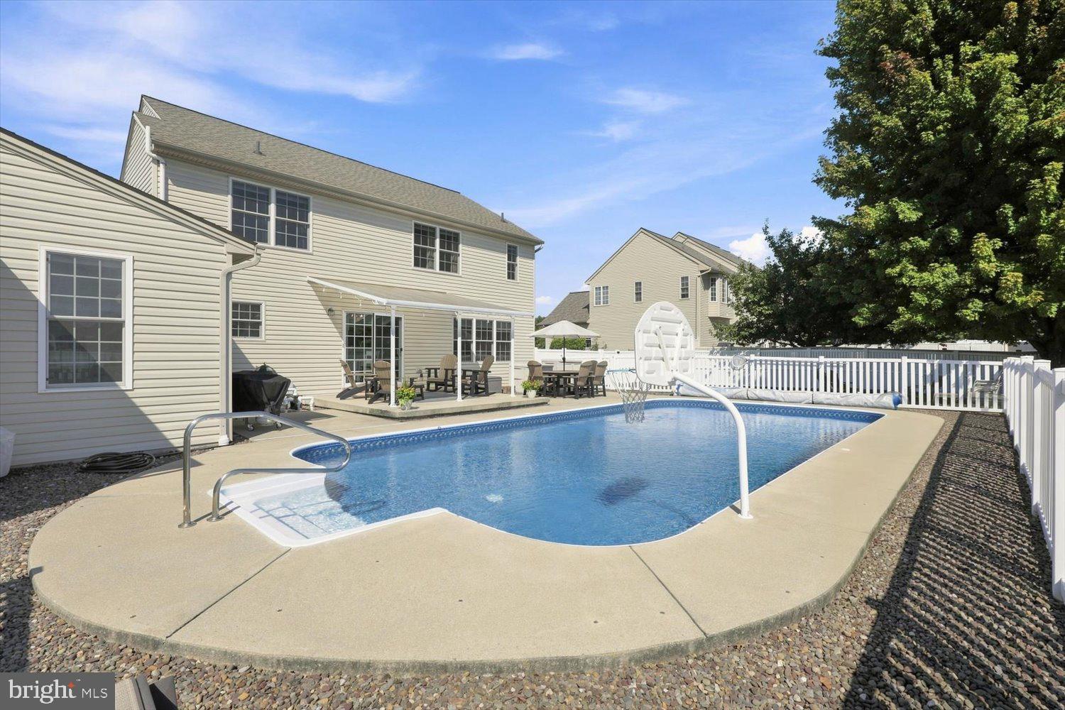 25 Lexington Dr, Annville, PA 17003 photo