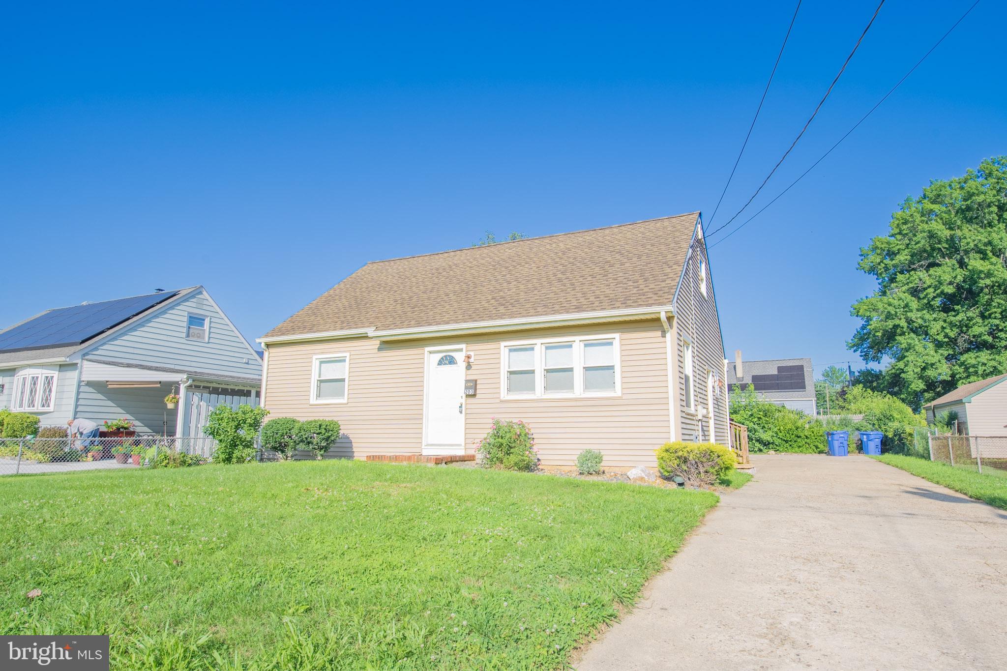203 Blue Jay Ln, Mount Holly, NJ 08060