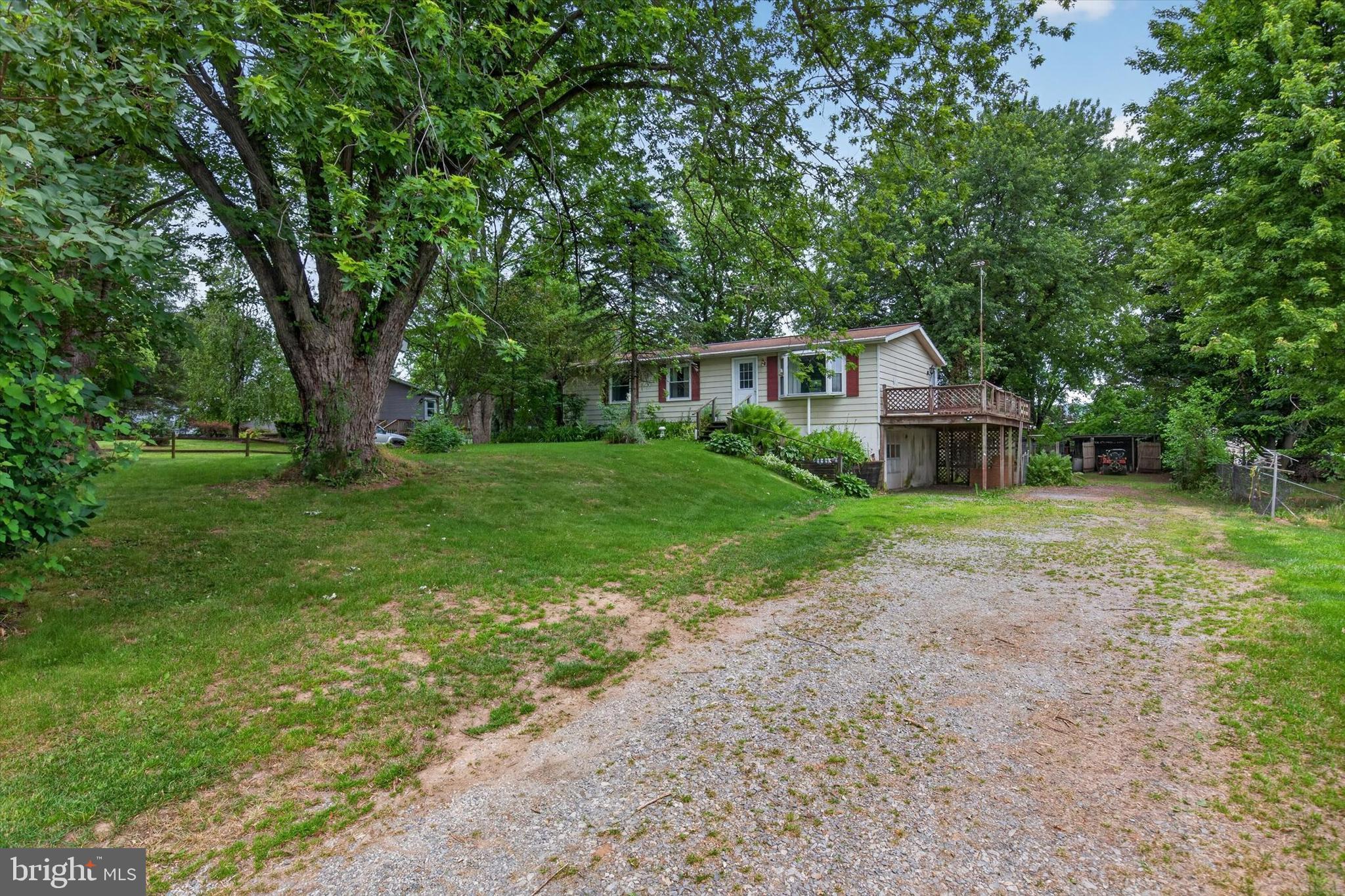1048 Creek Rd, Manheim, PA 17545 photo