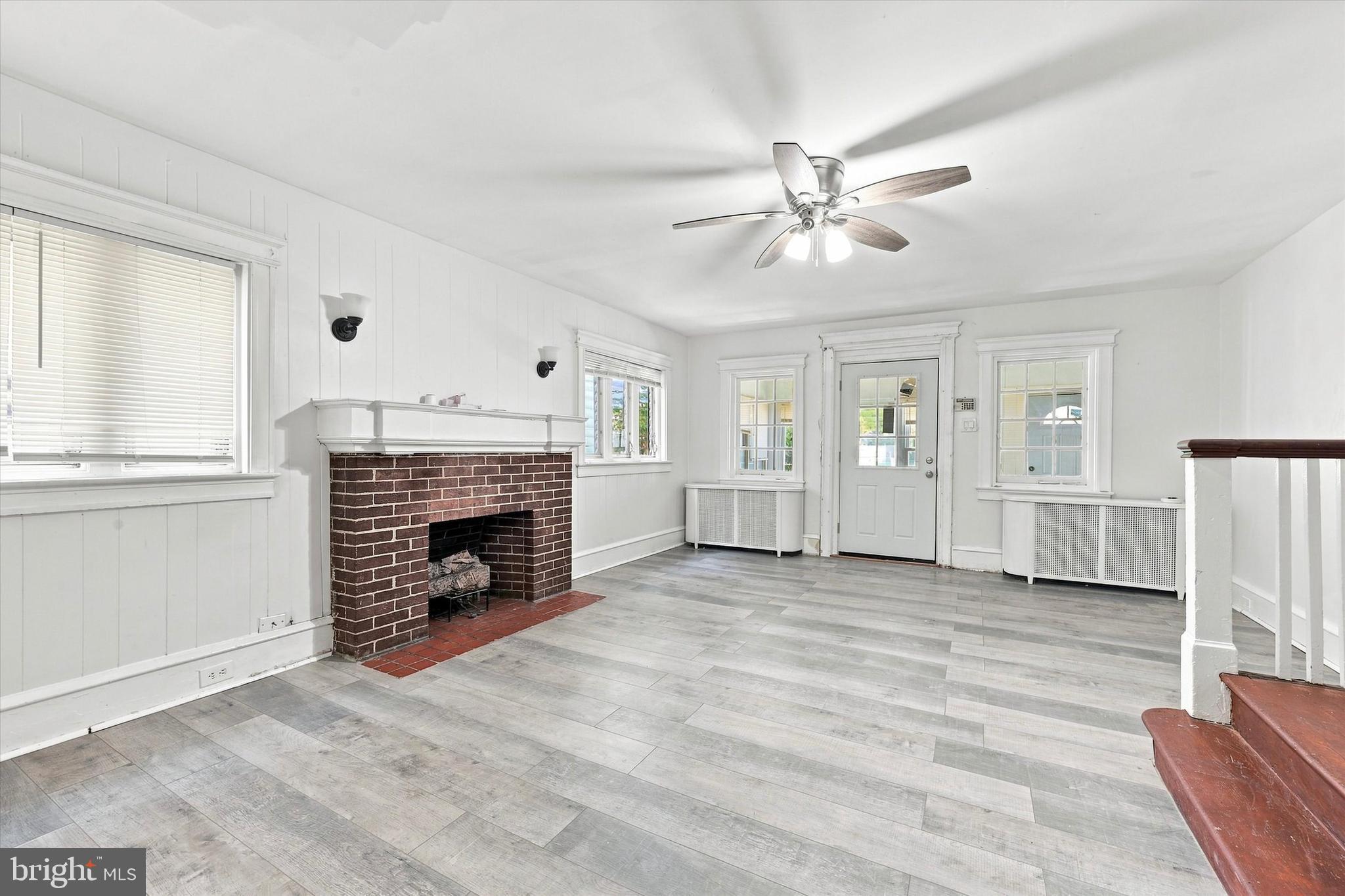 412 E 20th St, Chester, PA 19013 photo