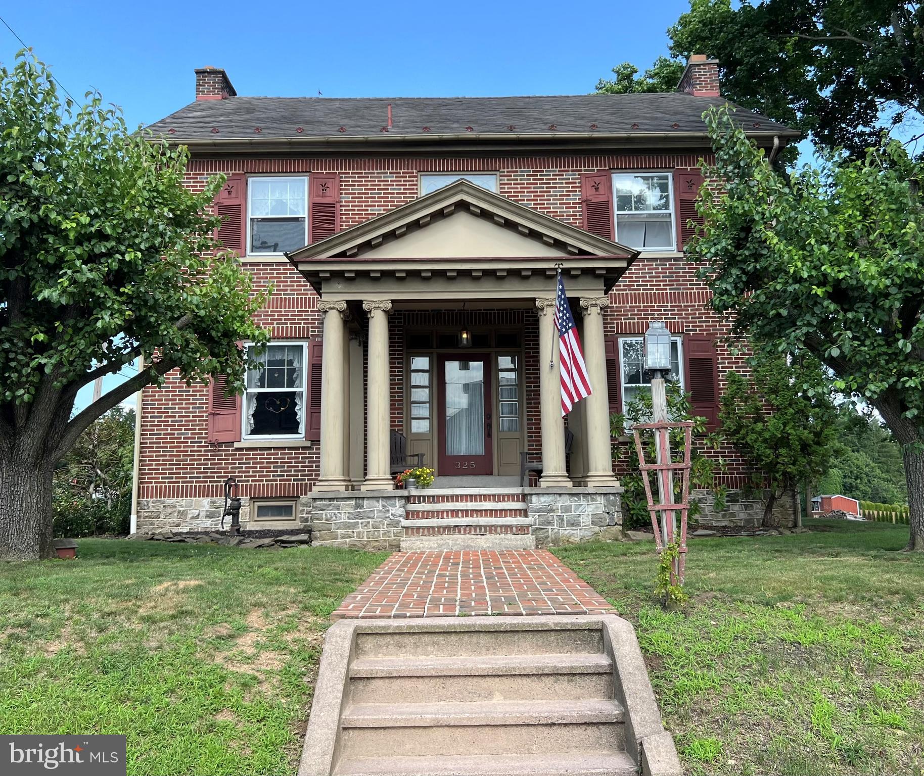 325 Reber St, Shoemakersville, PA 19555 photo