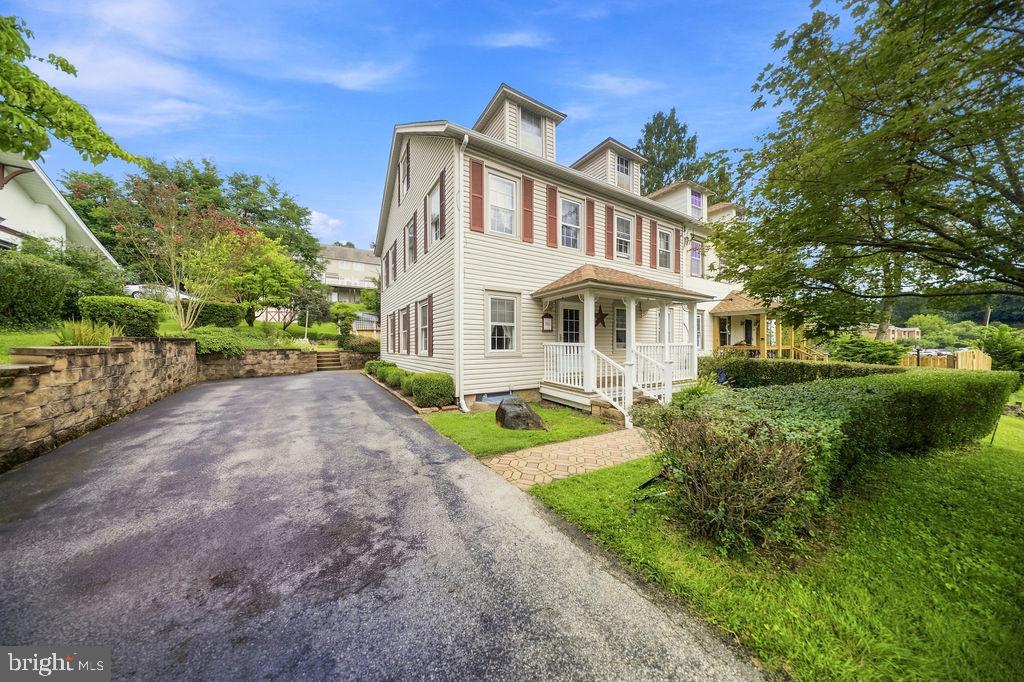 293 Glen Riddle Rd, Media, PA 19063