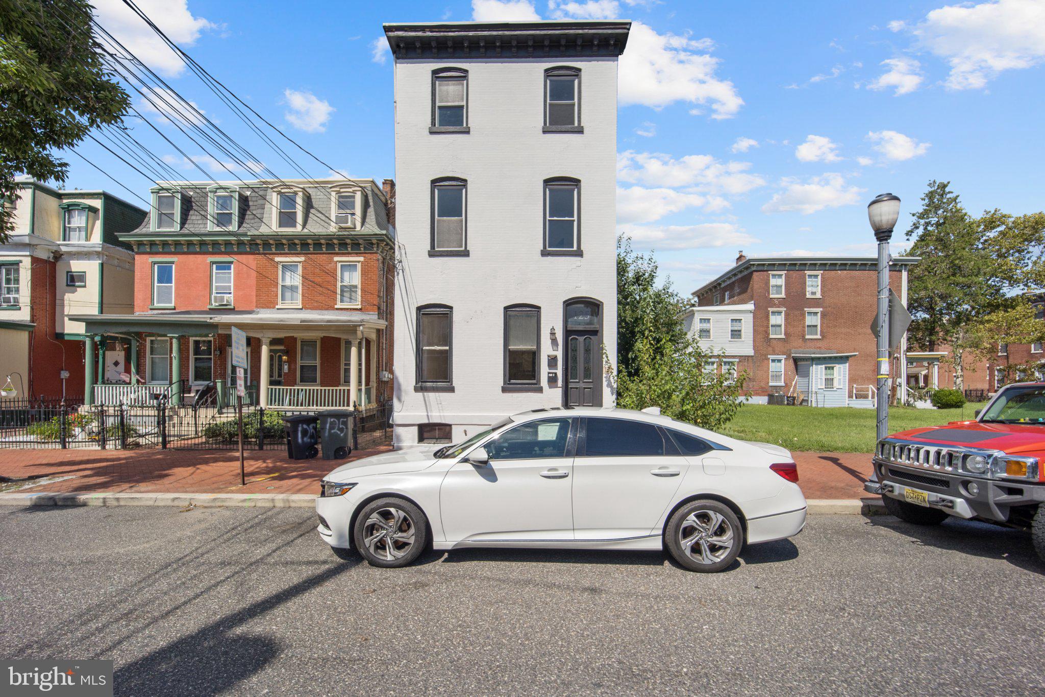 125 Linden St, Camden, NJ 08102