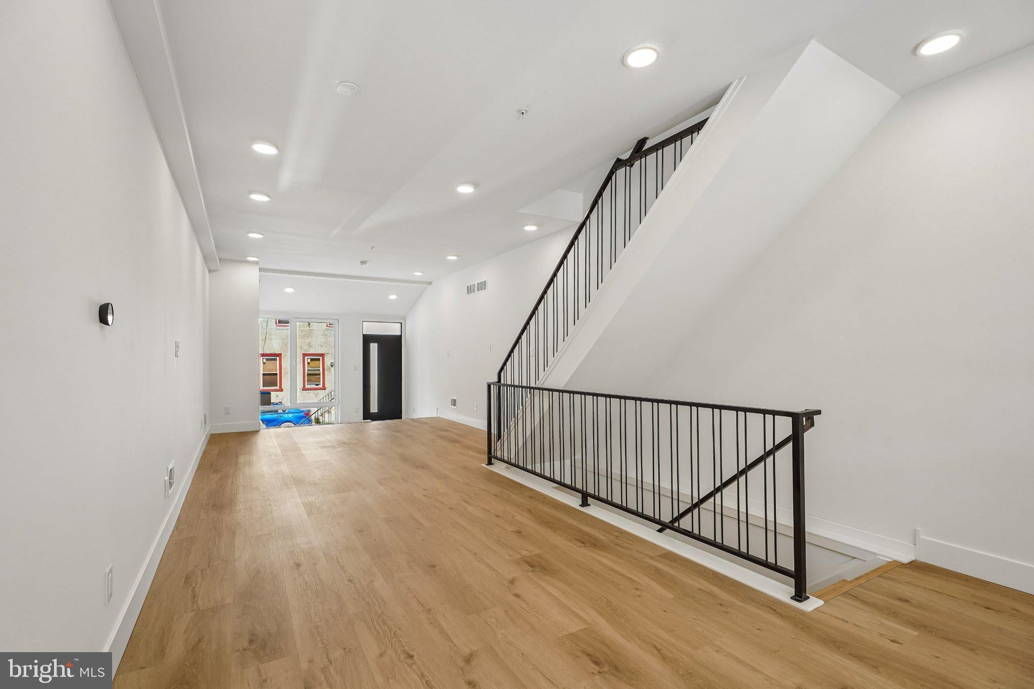 28 E Pleasant St, Philadelphia, PA 19119 photo
