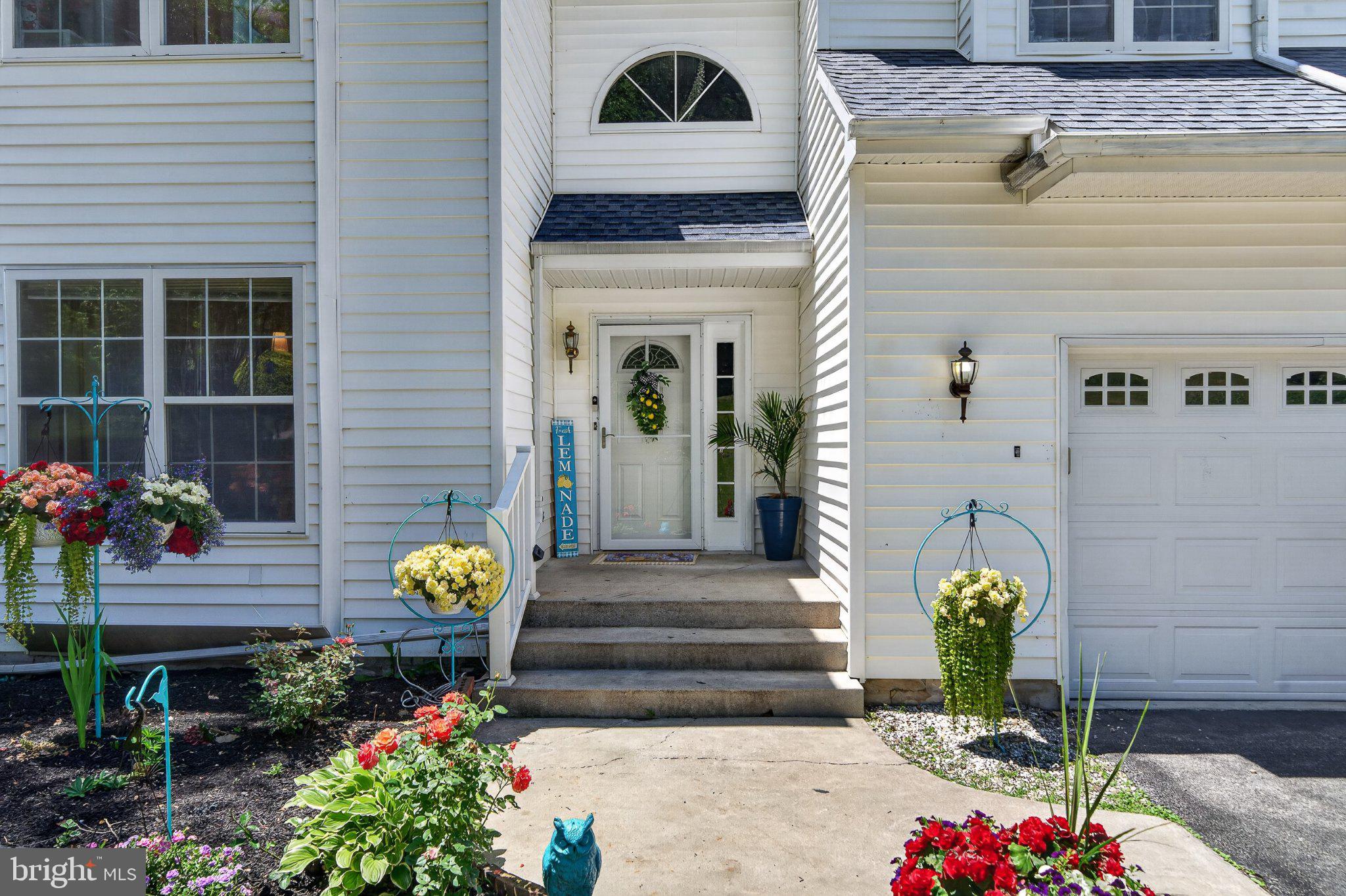 102 Valley View Dr, Coatesville, PA 19320 photo