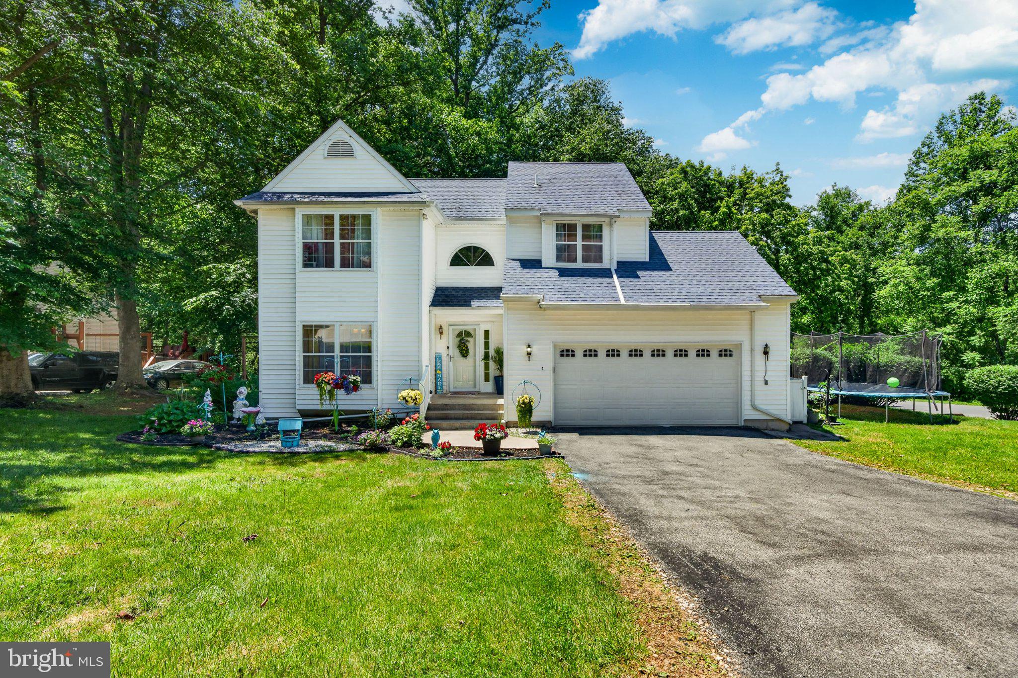 102 Valley View Dr, Coatesville, PA 19320 photo
