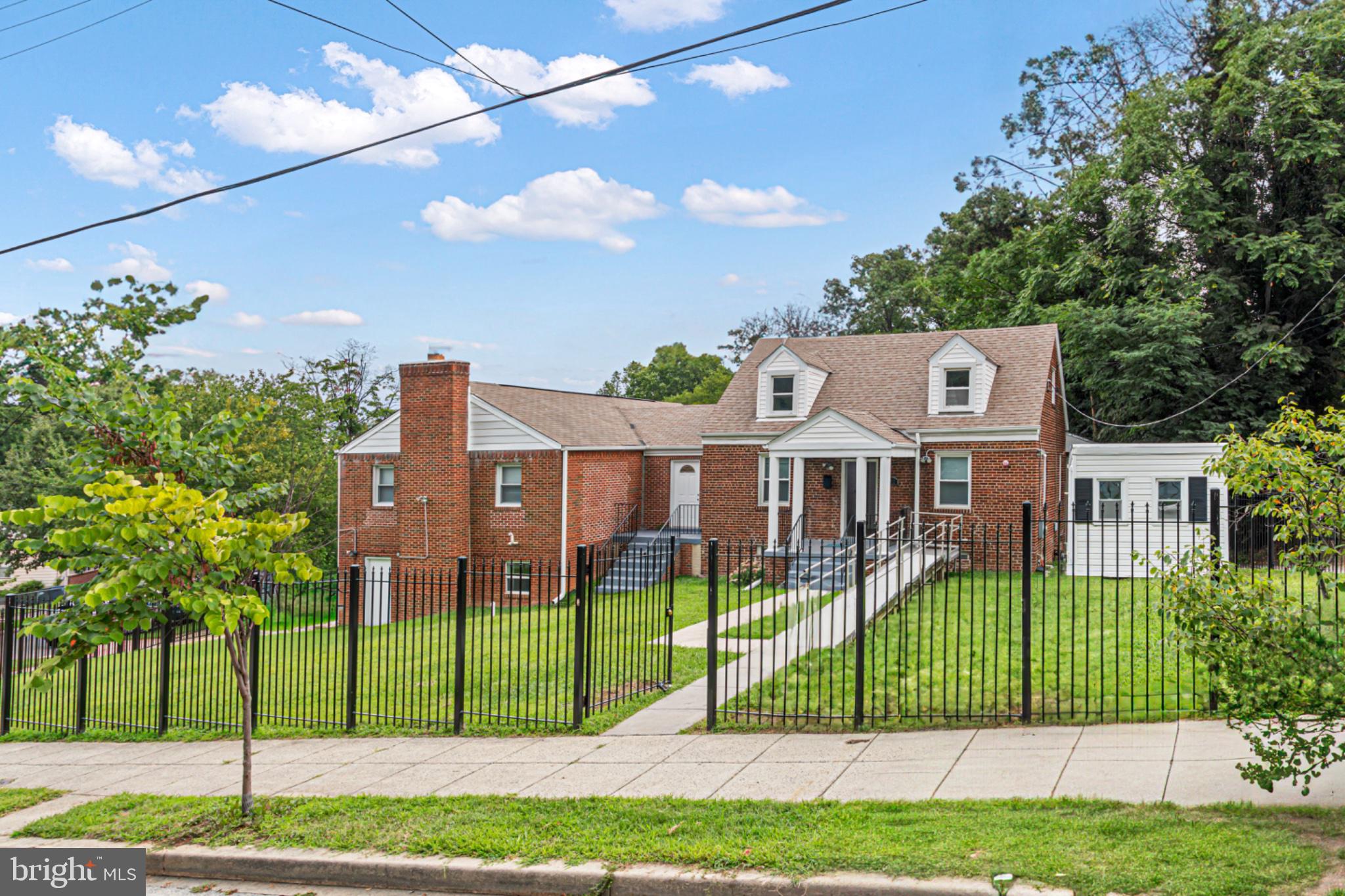 922 Ridge Rd, Washington, DC 20019 photo