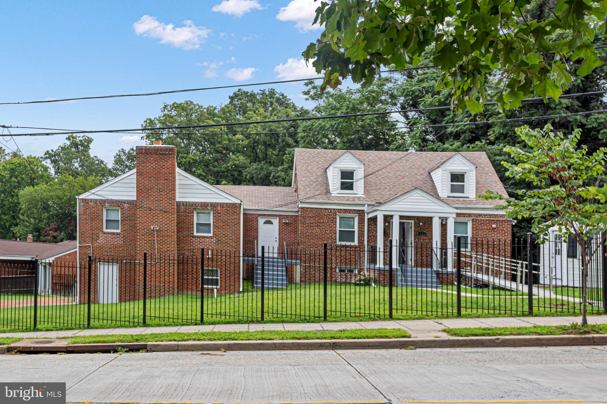 922 Ridge Rd, Washington, DC 20019 photo