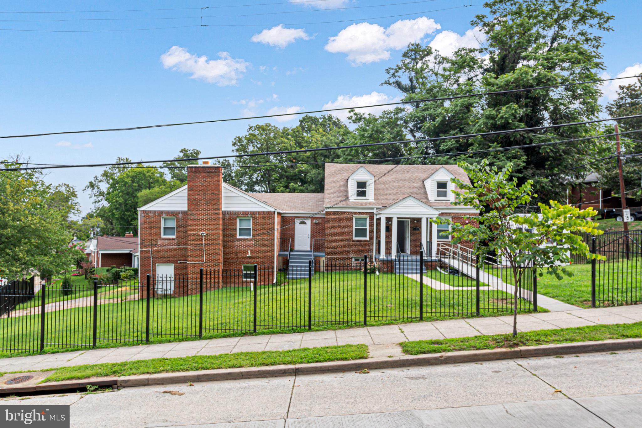 922 Ridge Rd, Washington, DC 20019