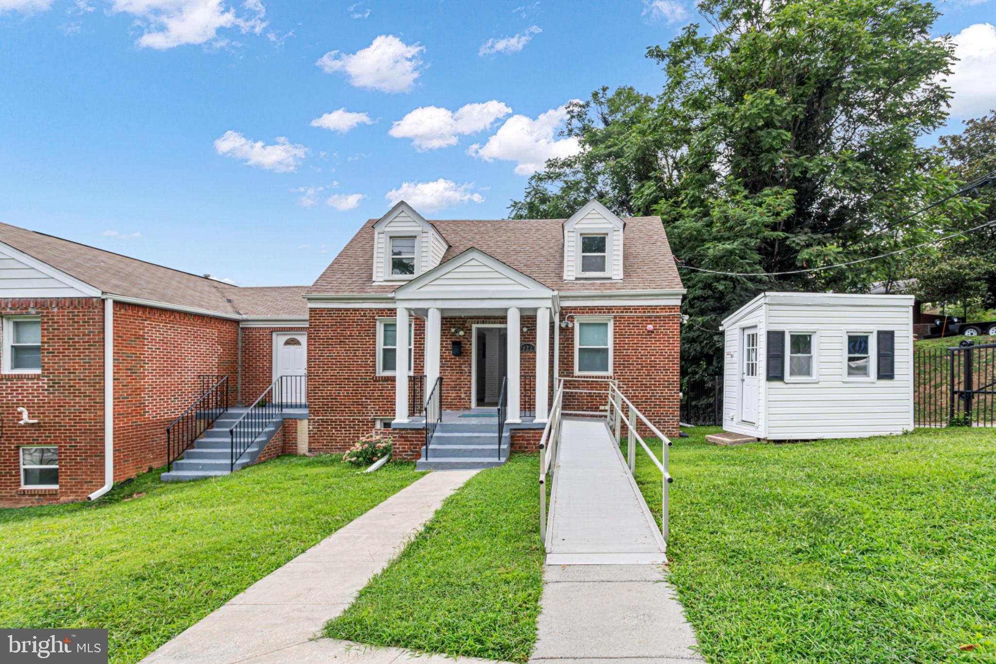 922 Ridge Rd, Washington, DC 20019 photo