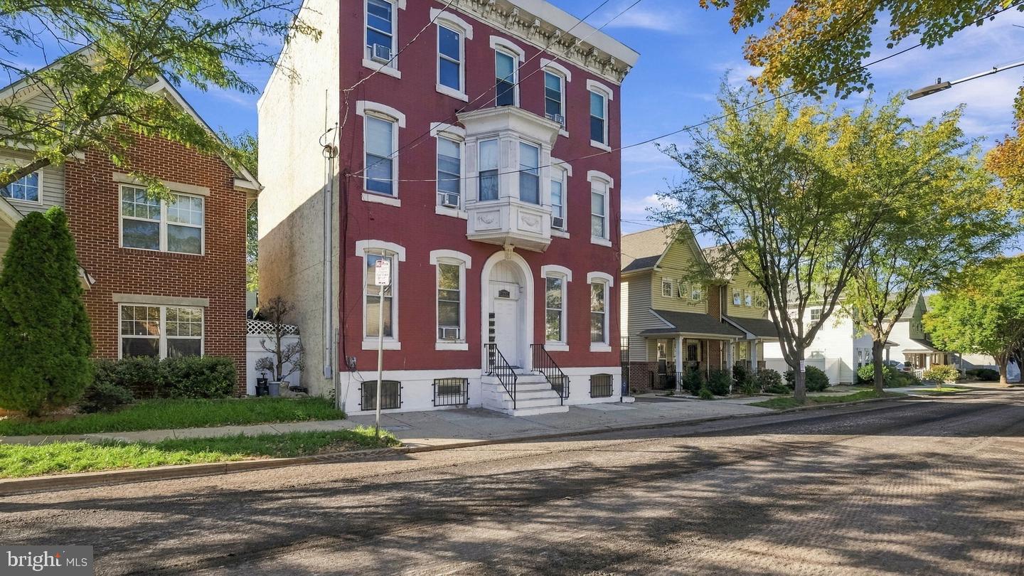 1722 7th St, Philadelphia, PA 19122