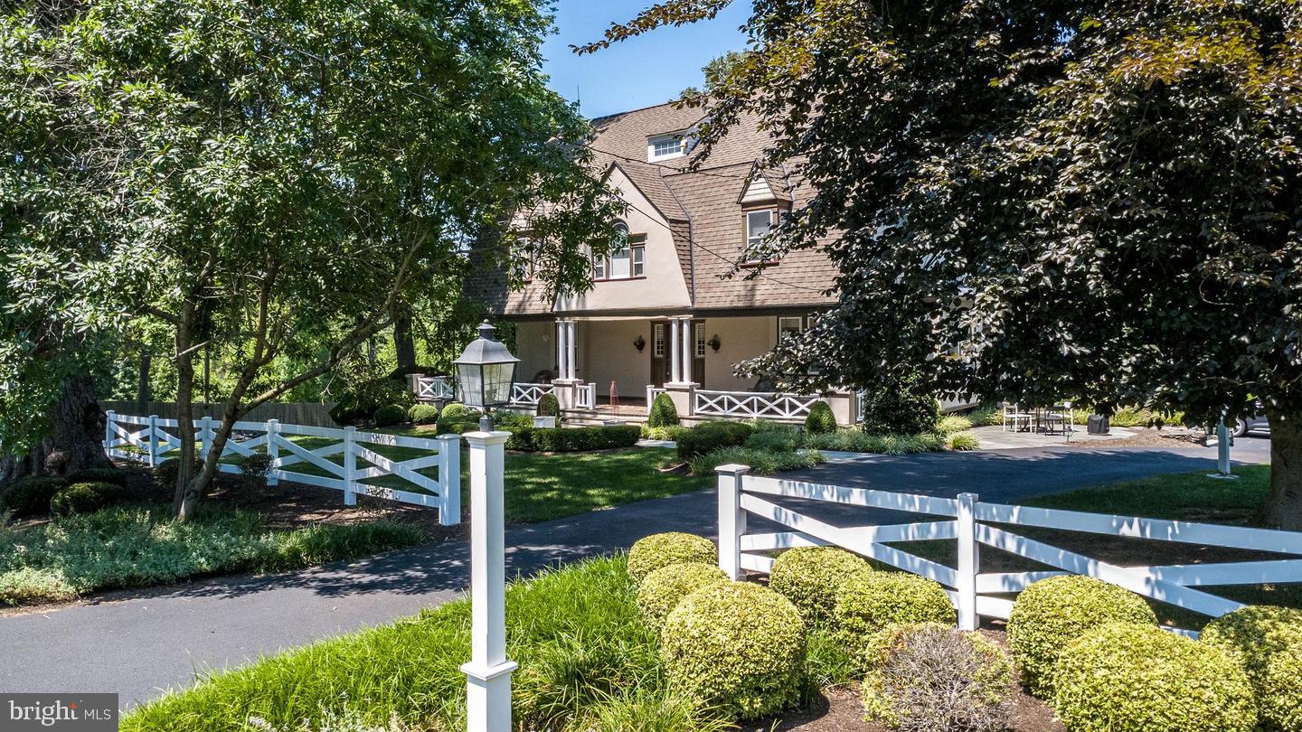 1633 Grasshopper Ln, Lower Gwynedd, PA 19002