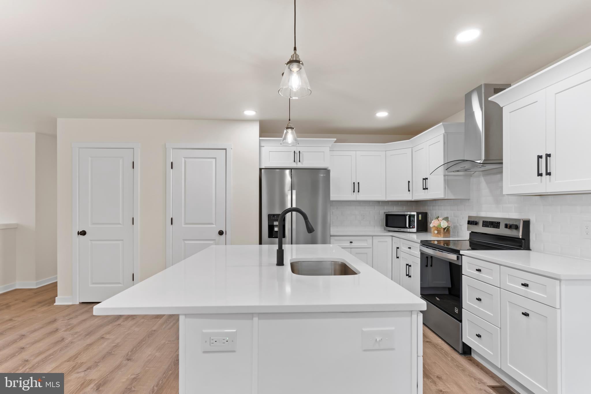 607 Walnut Ave, Harrisburg, PA 17112 photo