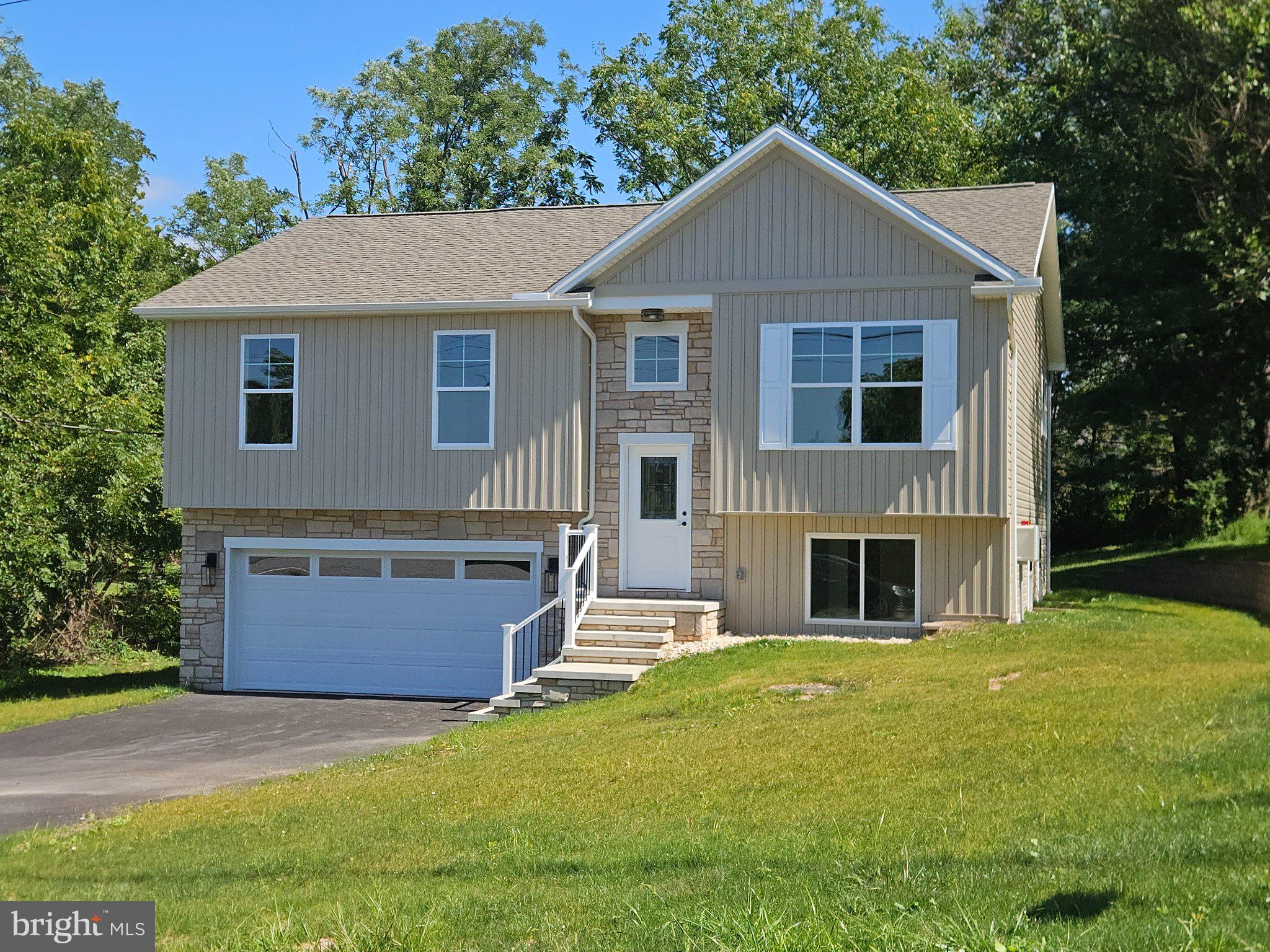 607 Walnut Ave, Harrisburg, PA 17112 photo