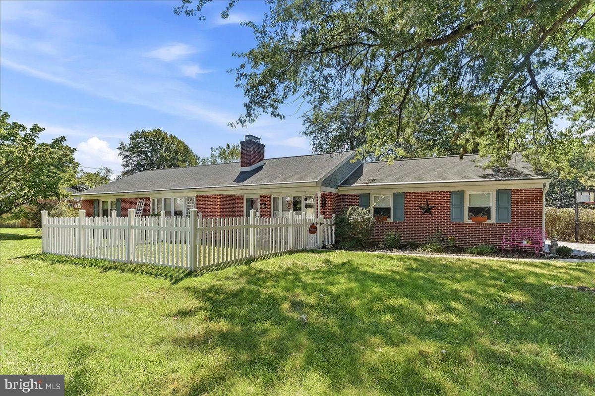 420 Hilltop Rd, Strasburg, PA 17579