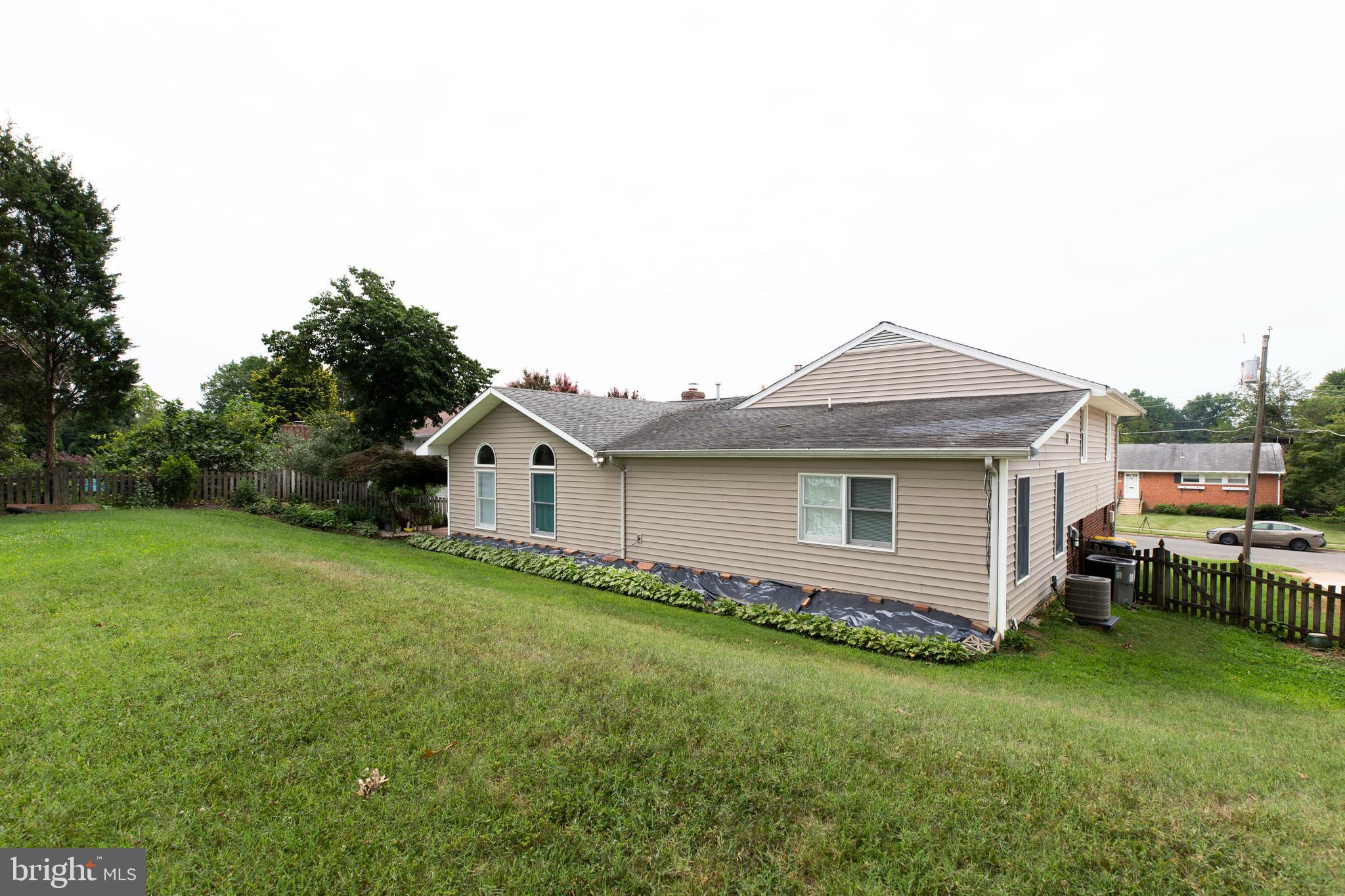 7108 Lanier St, Annandale, VA 22003 photo