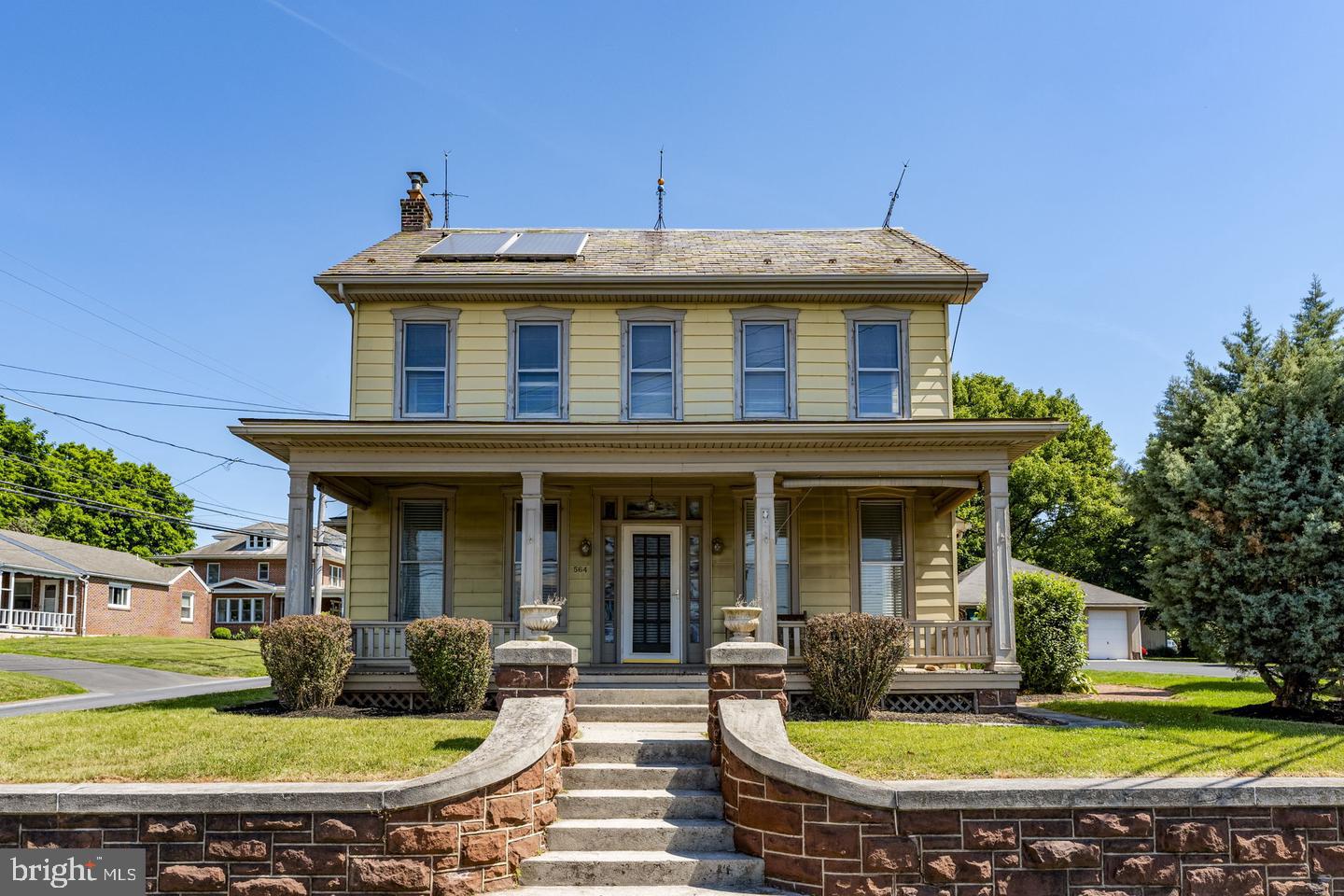 564 Maple Grove Rd, Denver, PA 17517