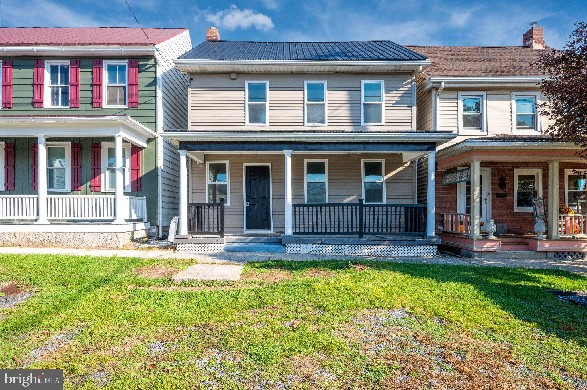 69 Main St, Womelsdorf, PA 19567