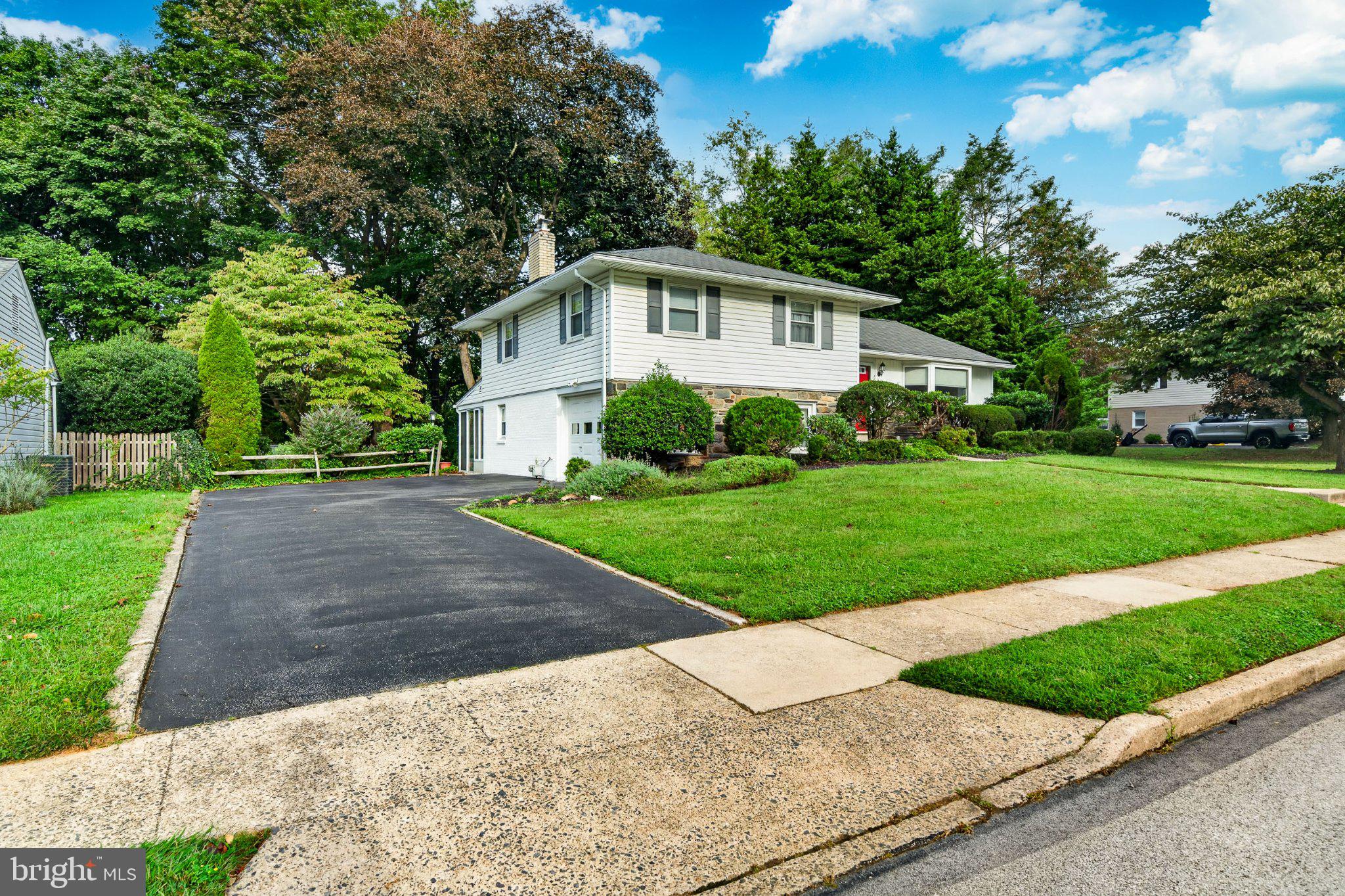 1155 S Lehigh Cir, Swarthmore, PA 19081 photo